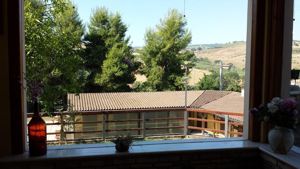 Agriturismo Col Morino Bed & Breakfast Pineto Dış mekan fotoğraf