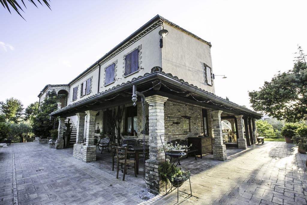 Agriturismo Col Morino Bed & Breakfast Pineto Dış mekan fotoğraf